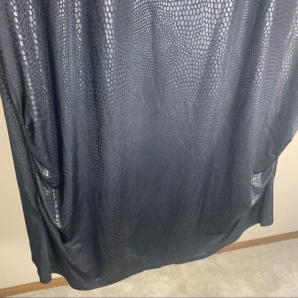 SALE❤️Kenneth Cole black snakeskin print blouse 2X (K1) - Picture 3 of 9